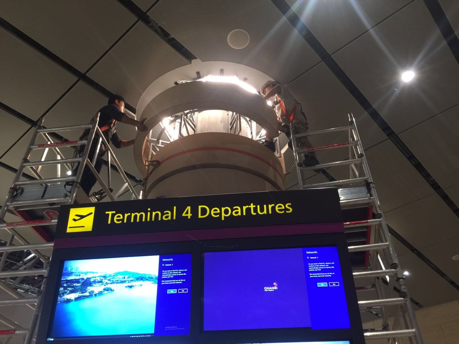 Terminal 4 Column Installation