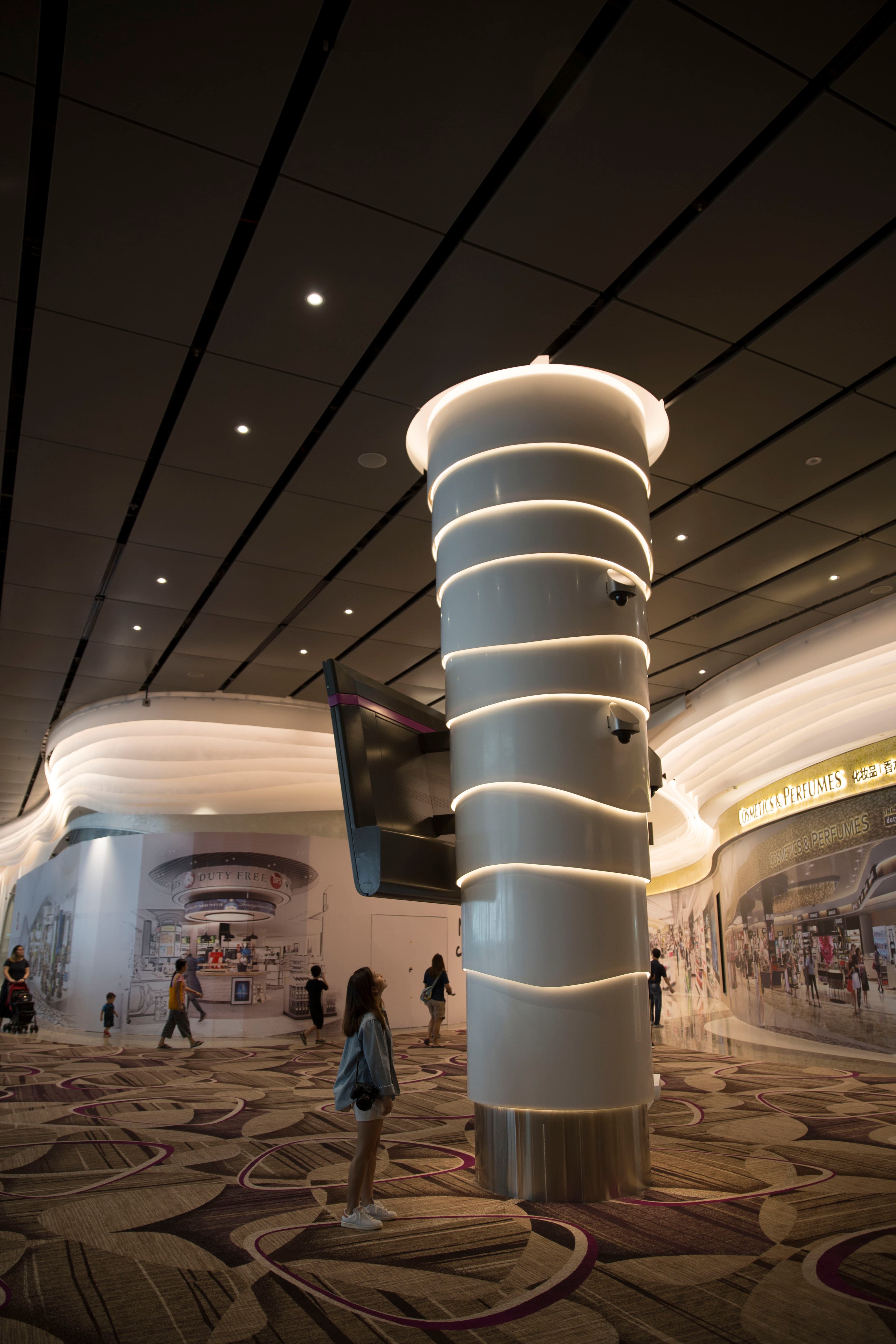 Terminal 4 Column